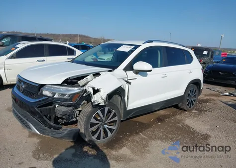 2022 Volkswagen Taos 1.5T Se из США, поврежденный, VIN 3VVRX7B29NM007674